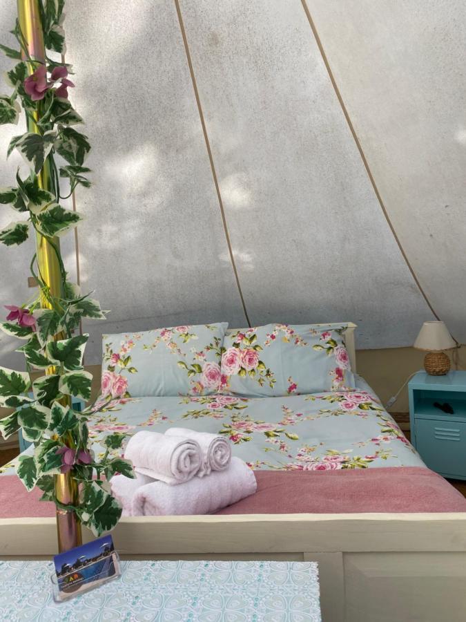 Fonclaire Holidays Glamping 'luxury Camping' Blond